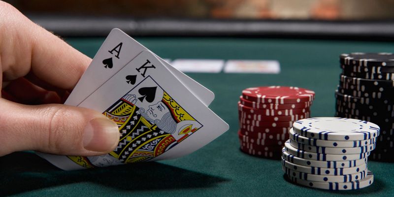  Cách chơi poker là sự kết hợp độc đáo giữa các chiến thuật và kinh nghiệm